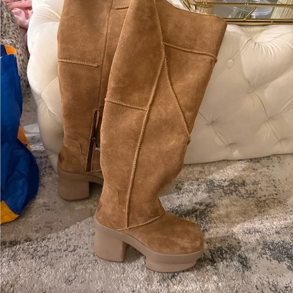 UGG New Heights Platform Xtra Chestnut Boot - Picture 1 of 6